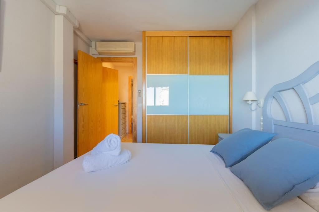 Seaview Getaway: Access, Pool & Tennis Court Faro de Cullera